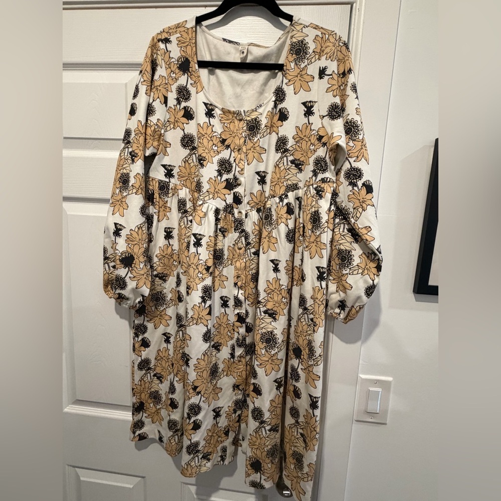 Kate Quinn long sleeve button front v-waist dress | cream retro floral